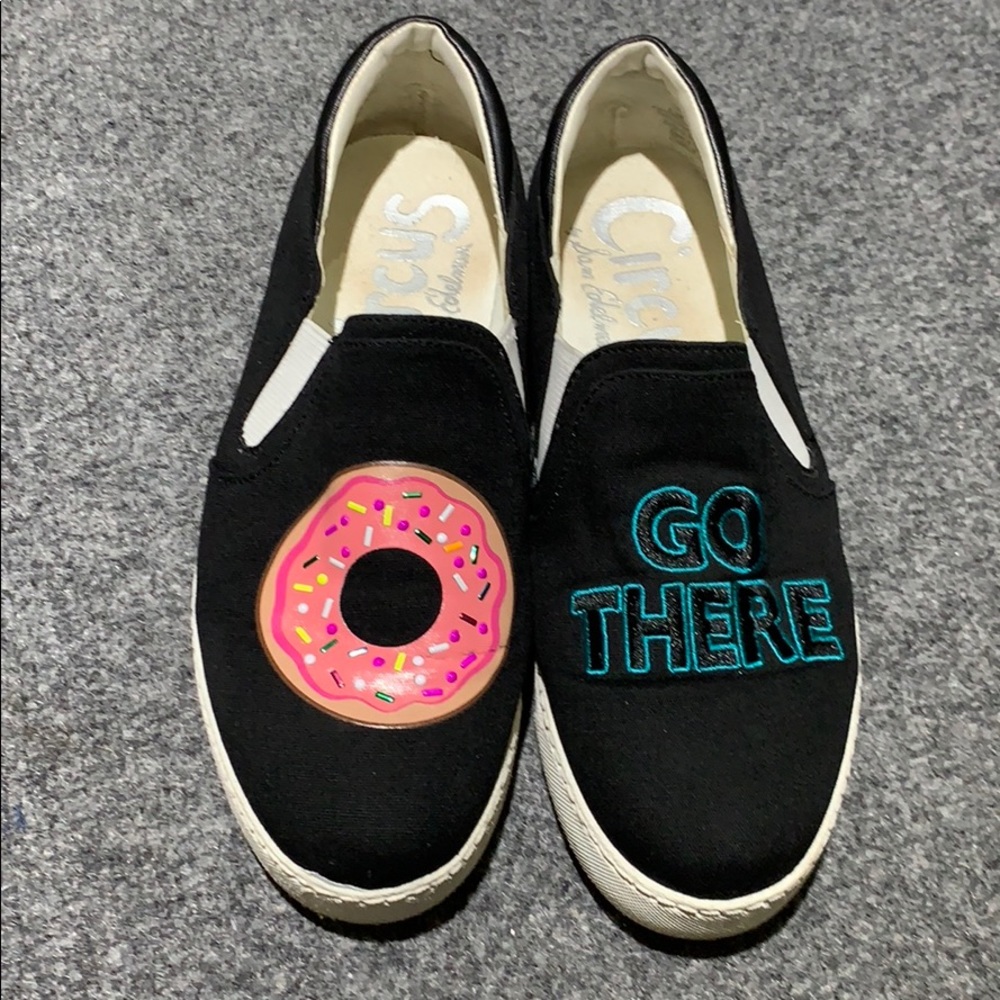 Sam Edelman “Donut 🍩 Go There” slip on sneakers🍩